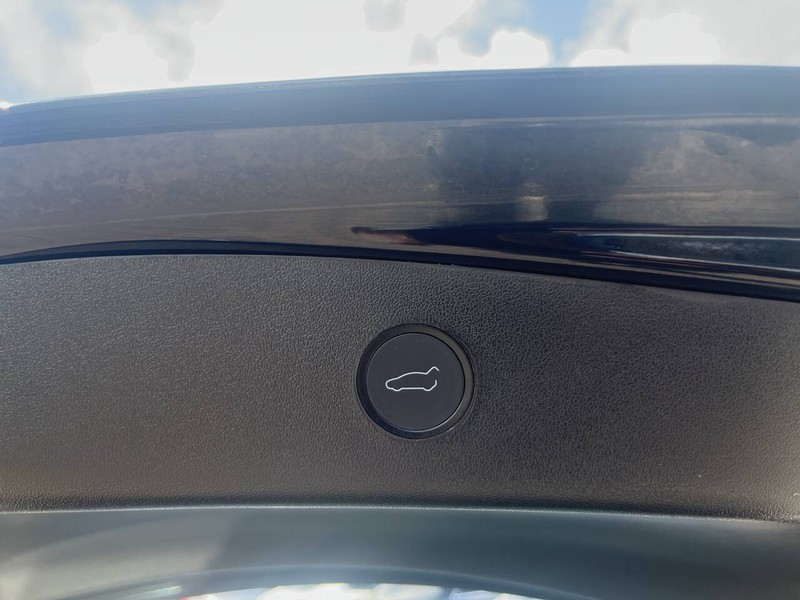 Tesla Model 3 Vehicle Image 21