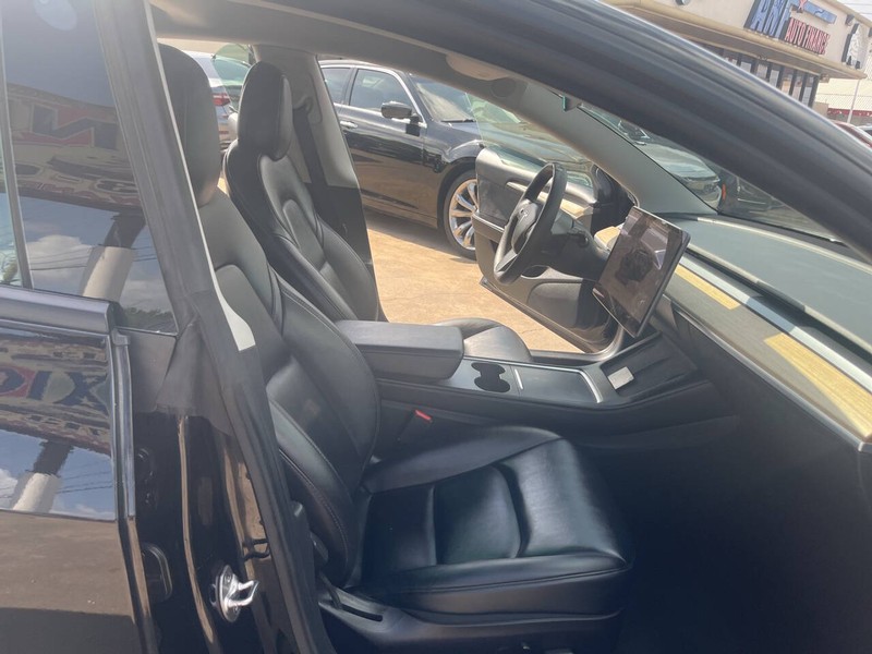 Tesla Model 3 Vehicle Image 26