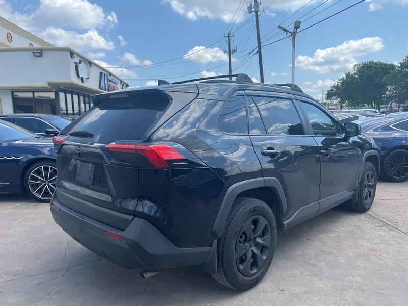 Toyota RAV4 Vehicle Image 03