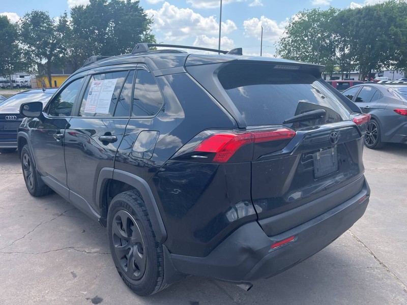Toyota RAV4 Vehicle Image 04