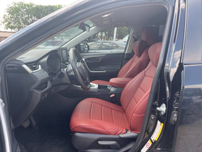 Toyota RAV4 Vehicle Image 06