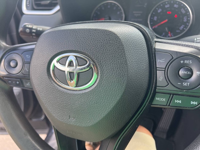 Toyota RAV4 Vehicle Image 08