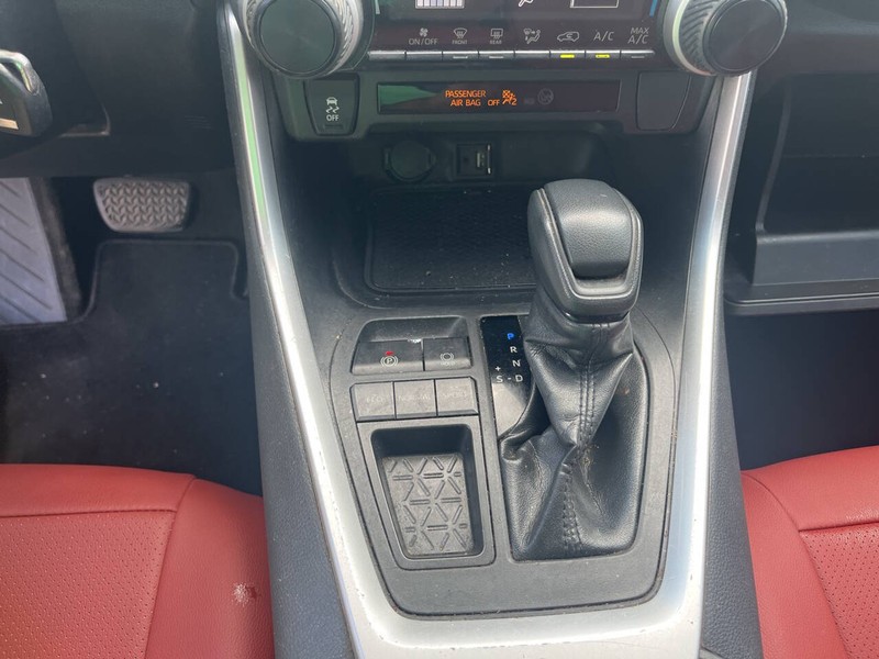Toyota RAV4 Vehicle Image 10