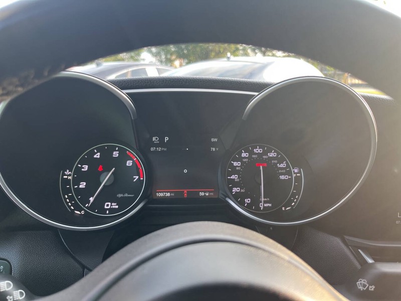 Alfa Romeo Giulia Vehicle Image 08