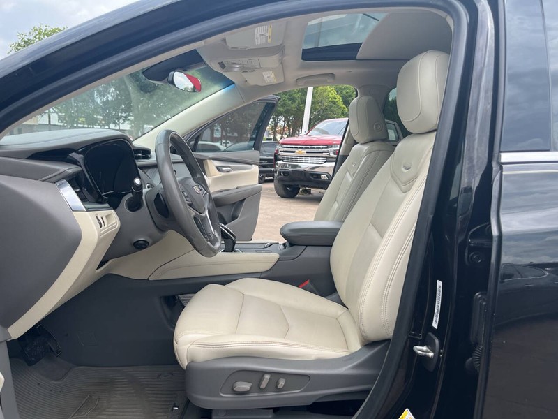 Cadillac XT5 Vehicle Image 08