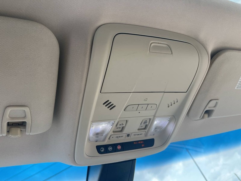 Cadillac XT5 Vehicle Image 15