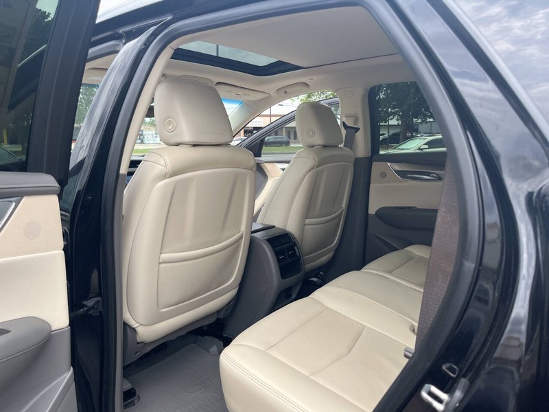 Cadillac XT5 Vehicle Image 17