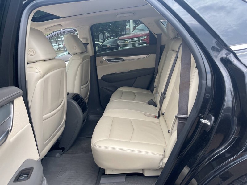 Cadillac XT5 Vehicle Image 19