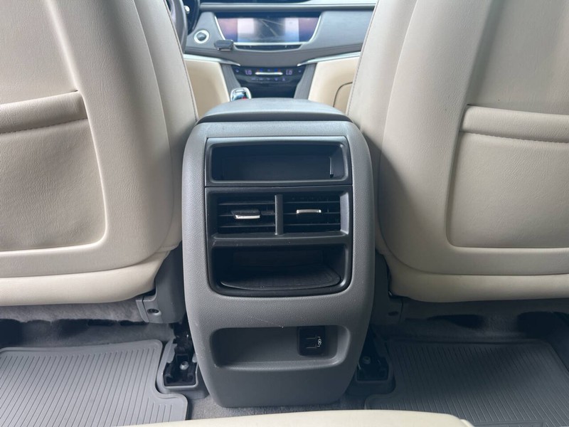 Cadillac XT5 Vehicle Image 20