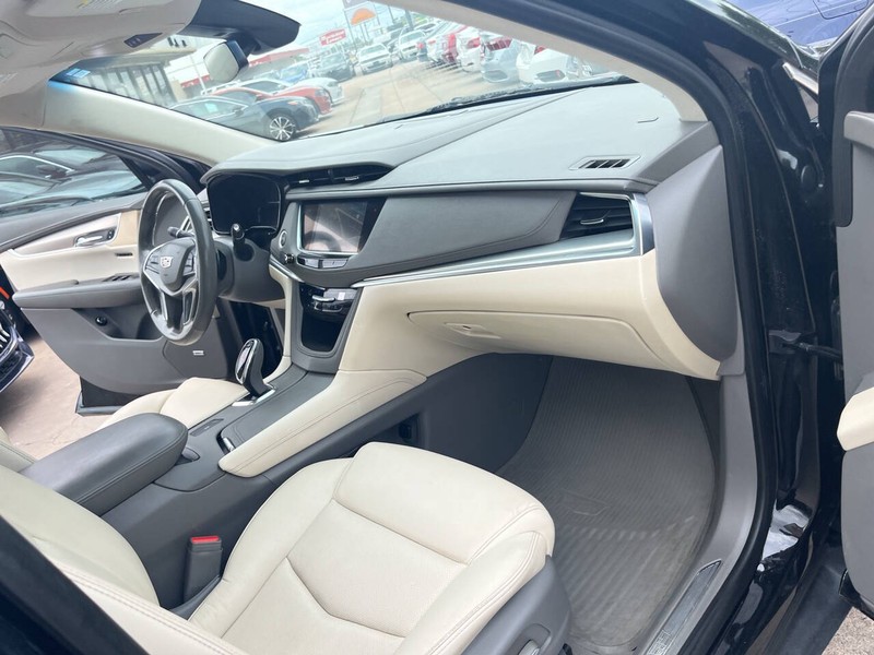 Cadillac XT5 Vehicle Image 27