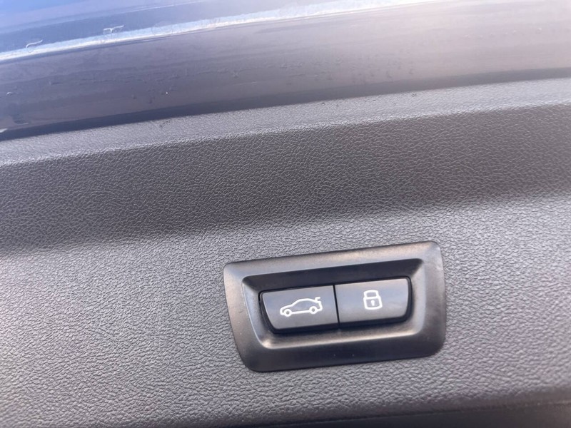 BMW X3 Vehicle Image 16