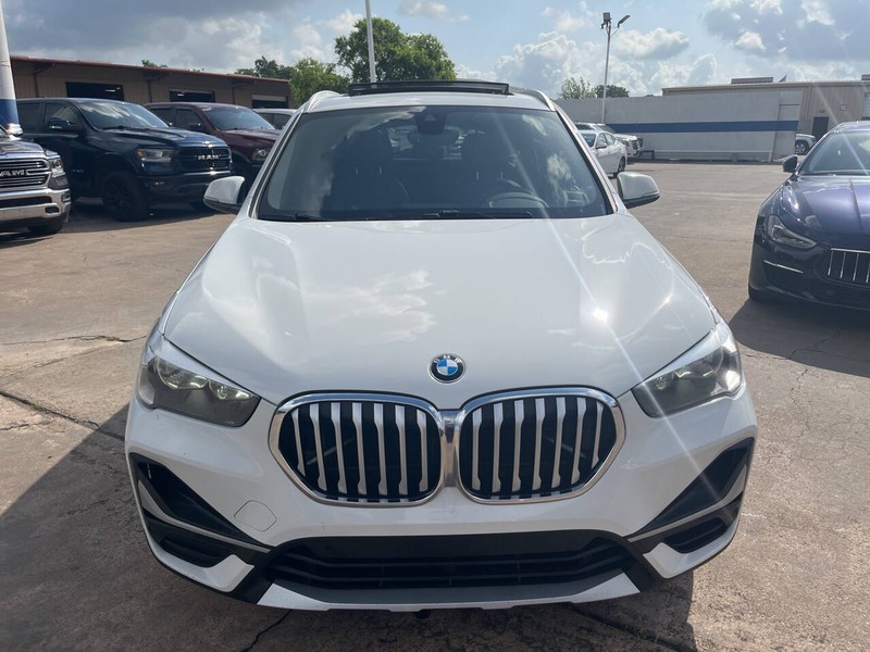 BMW X1 Vehicle Image 02
