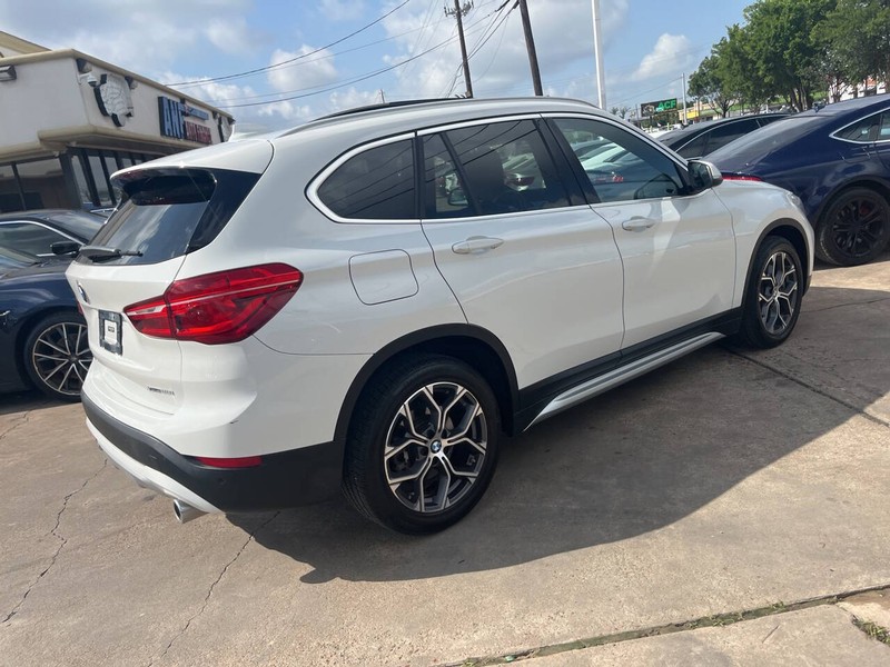 BMW X1 Vehicle Image 04