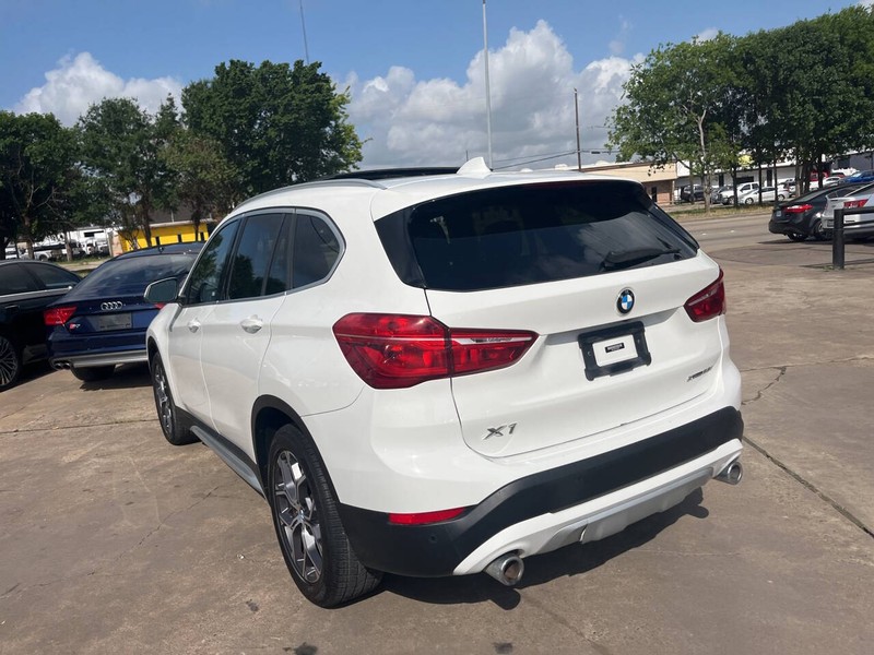 BMW X1 Vehicle Image 05