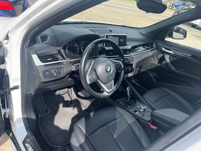 BMW X1 Vehicle Image 10