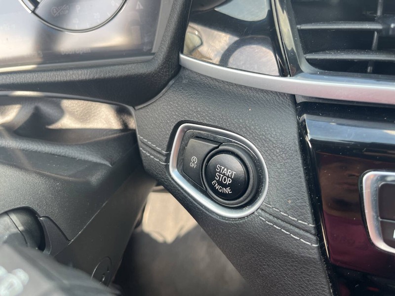 BMW X1 Vehicle Image 13