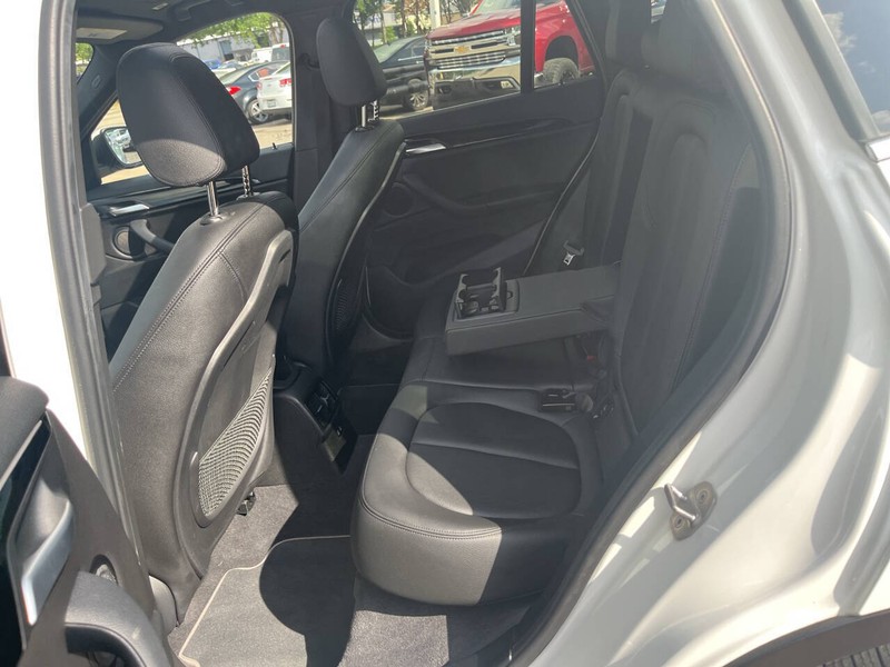 BMW X1 Vehicle Image 19