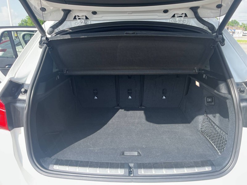 BMW X1 Vehicle Image 21
