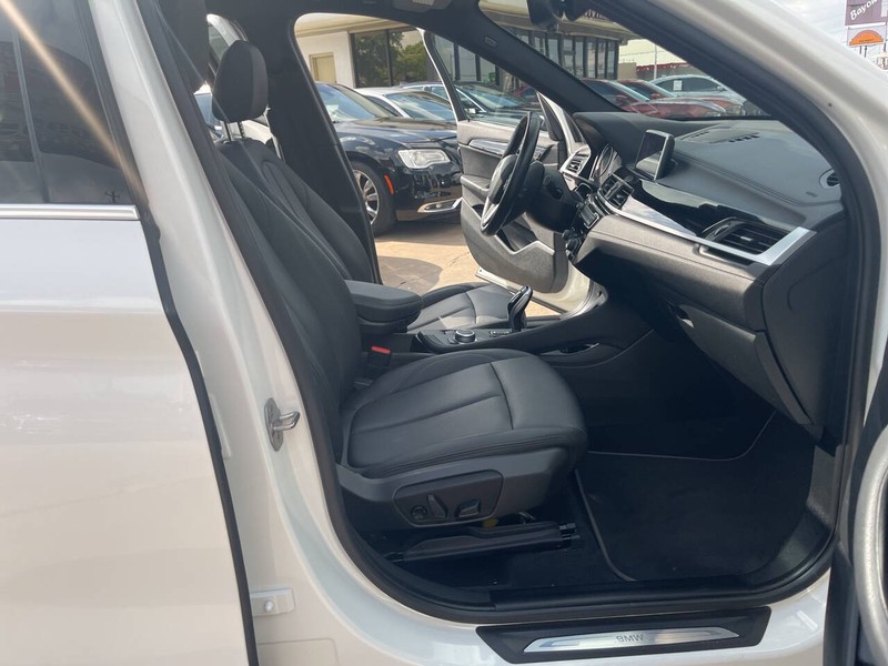 BMW X1 Vehicle Image 25