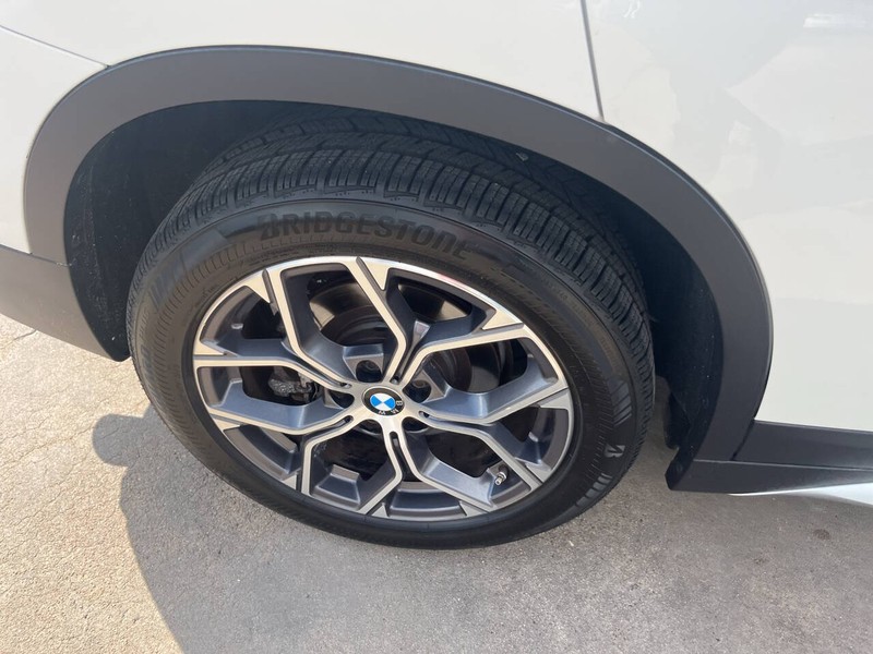 BMW X1 Vehicle Image 26