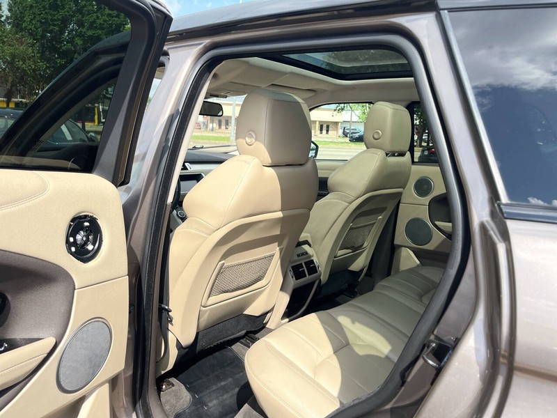 Land Rover Range Rover Evoque Vehicle Image 18