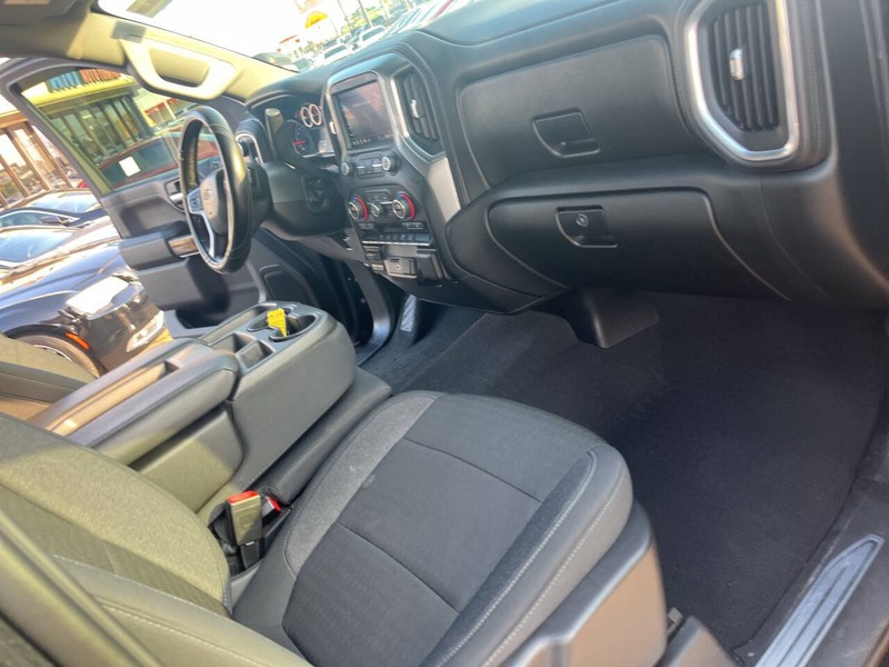 Chevrolet Silverado 2500HD Vehicle Image 20