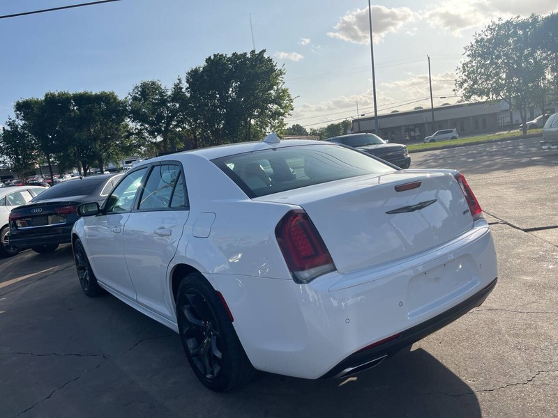 Chrysler 300 Vehicle Image 06