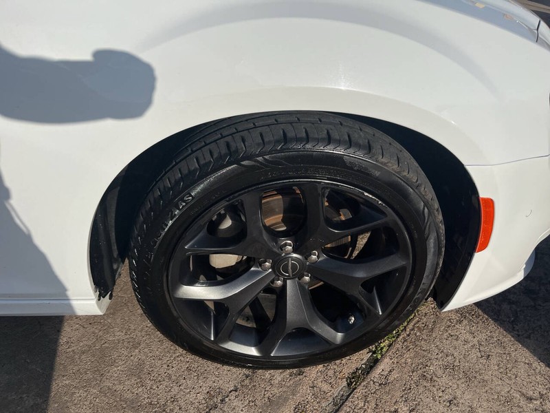 Chrysler 300 Vehicle Image 26