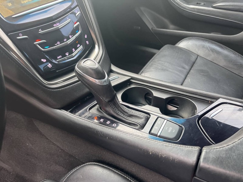 Cadillac CTS Vehicle Image 11