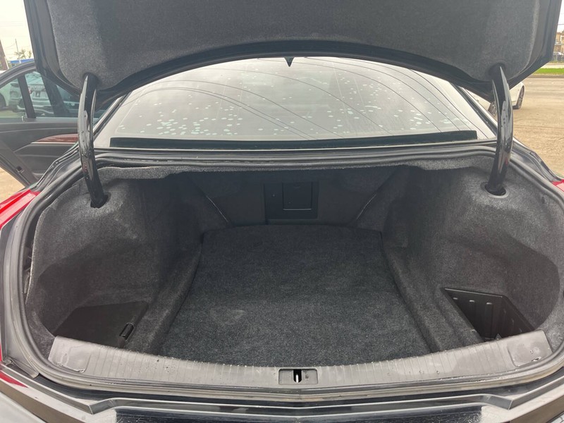 Cadillac CTS Vehicle Image 16