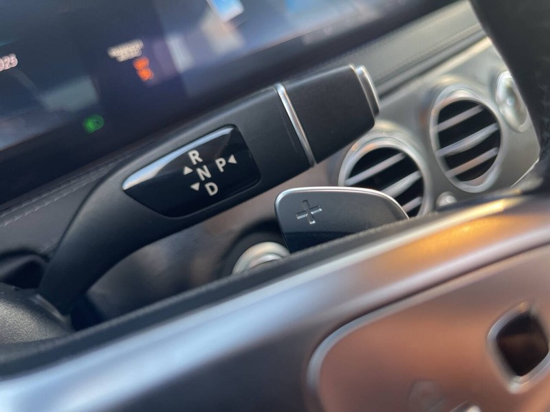 Mercedes-Benz S-Class Vehicle Image 12