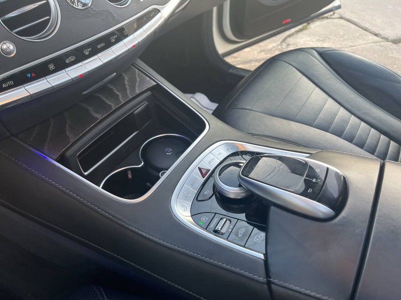 Mercedes-Benz S-Class Vehicle Image 16