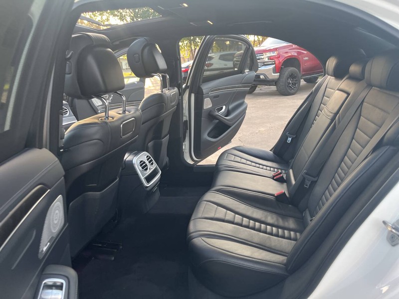 Mercedes-Benz S-Class Vehicle Image 20