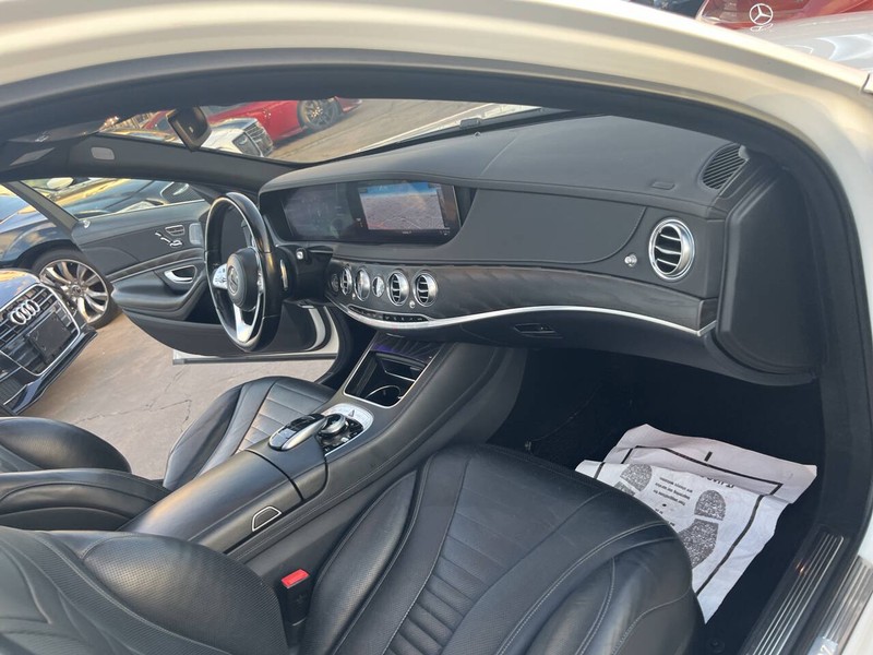 Mercedes-Benz S-Class Vehicle Image 28