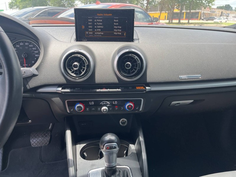 Audi A3 Vehicle Image 11