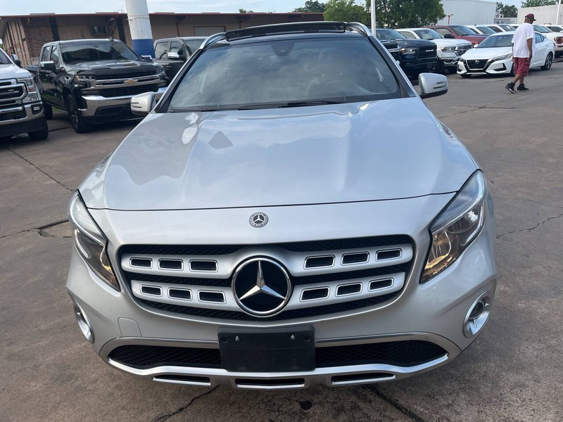 Mercedes-Benz GLA Vehicle Image 02