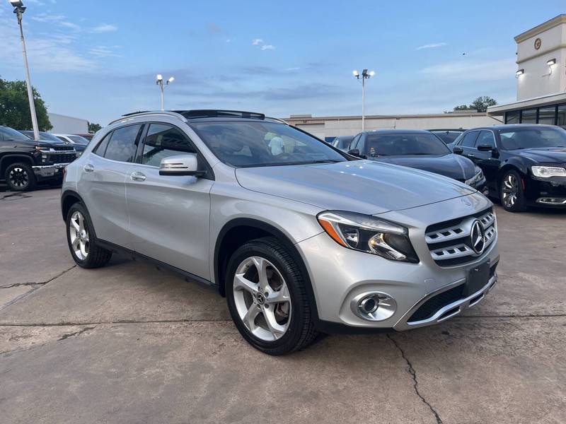 Mercedes-Benz GLA Vehicle Image 03