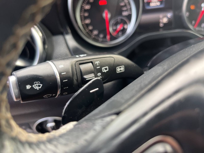 Mercedes-Benz GLA Vehicle Image 13