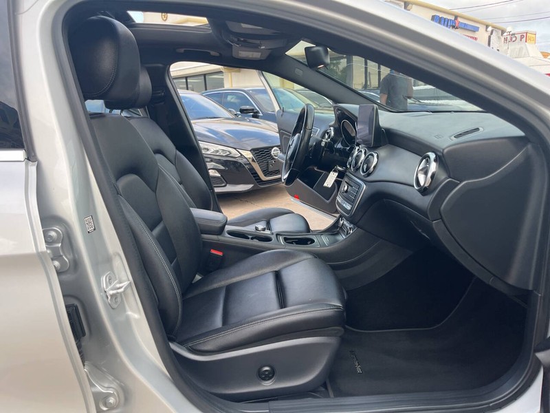 Mercedes-Benz GLA Vehicle Image 25