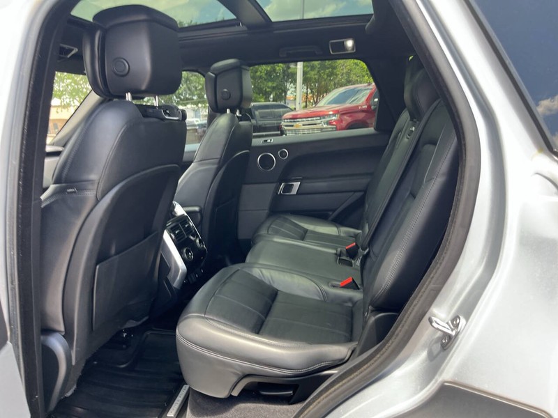 Land Rover Range Rover Sport Vehicle Image 18