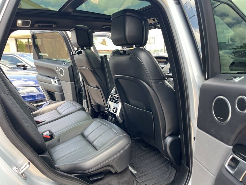 Land Rover Range Rover Sport Vehicle Image 23