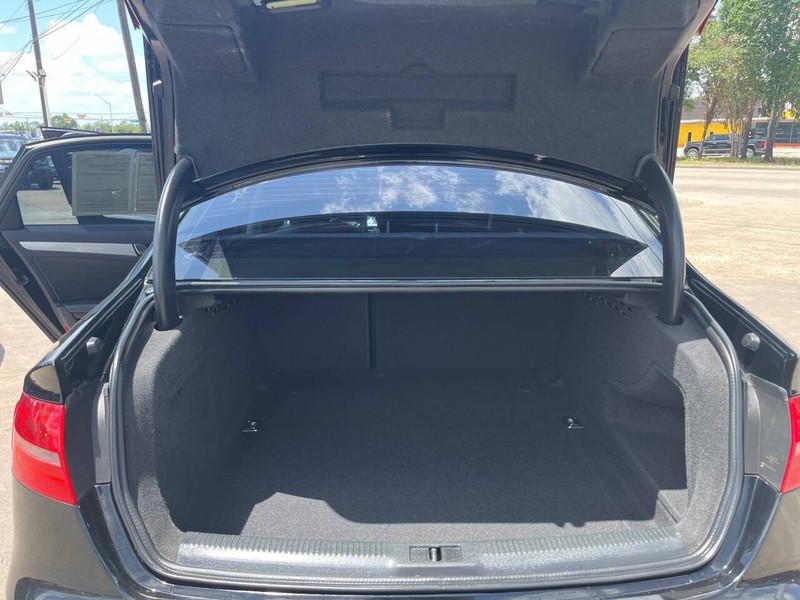 Audi A4 Vehicle Image 16