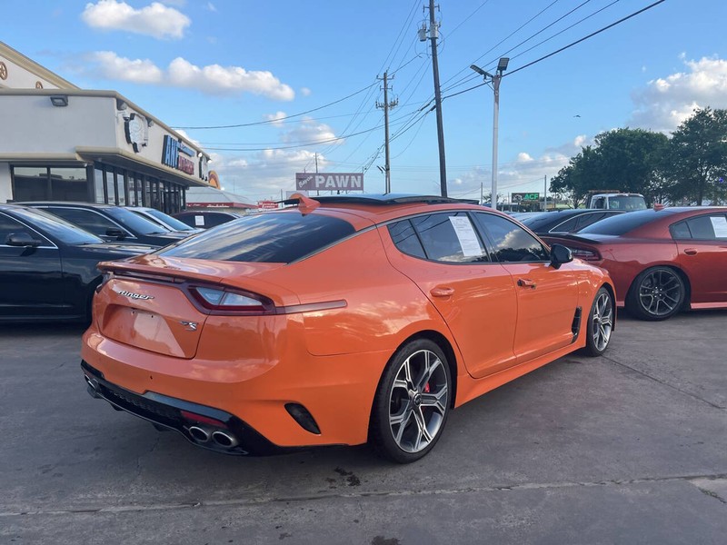 Kia Stinger Vehicle Image 04