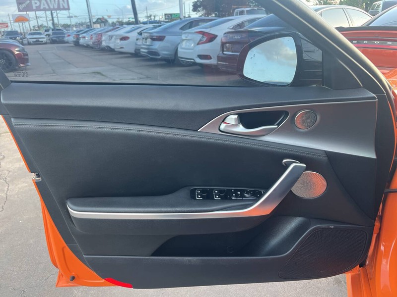 Kia Stinger Vehicle Image 06