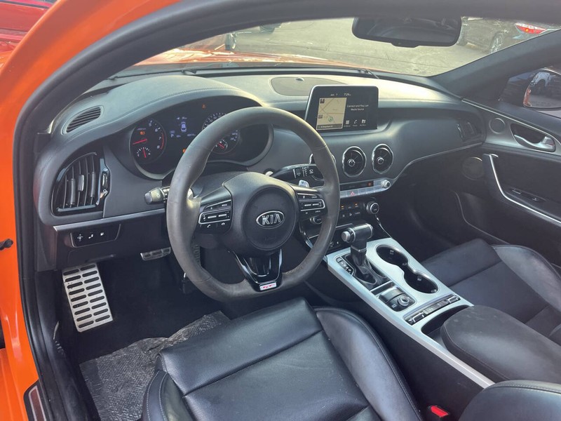 Kia Stinger Vehicle Image 08