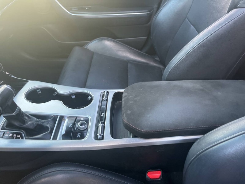 Kia Stinger Vehicle Image 14