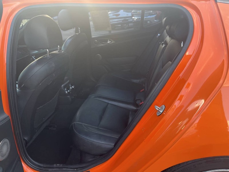 Kia Stinger Vehicle Image 19