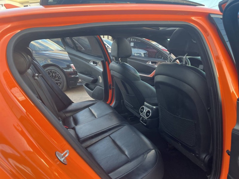 Kia Stinger Vehicle Image 21