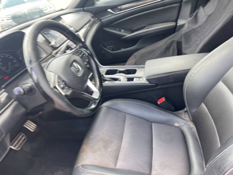 Honda Accord Vehicle Image 13