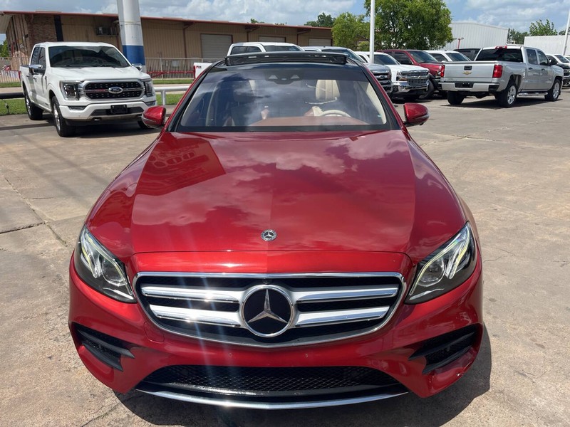 Mercedes-Benz E-Class Vehicle Image 02